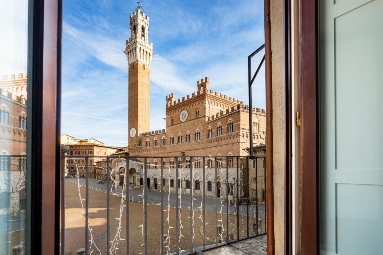 The Balcony Suite - Affaccio Su Piazza Del Campo Siena Luaran gambar