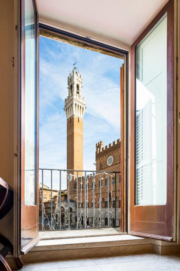 The Balcony Suite - Affaccio Su Piazza Del Campo Siena Luaran gambar