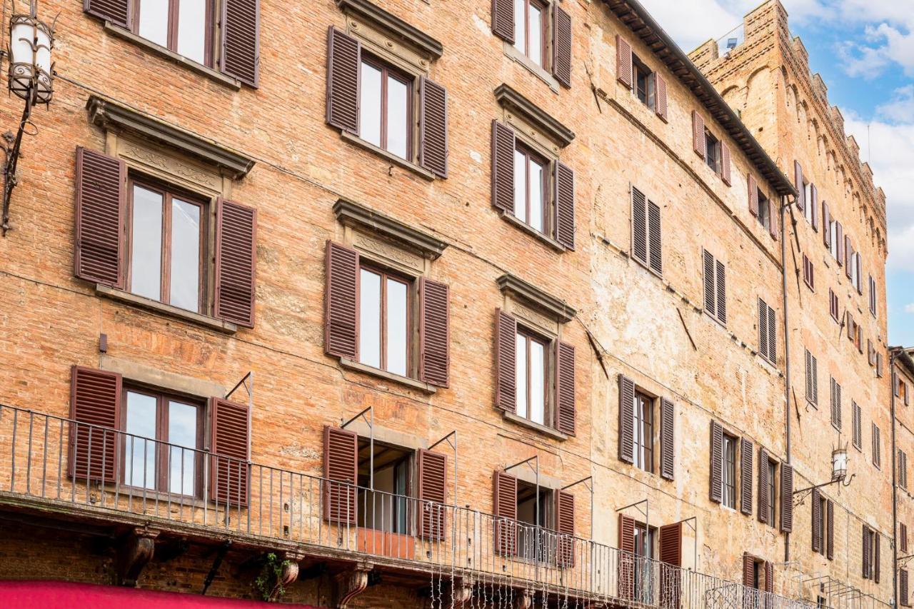 The Balcony Suite - Affaccio Su Piazza Del Campo Siena Luaran gambar