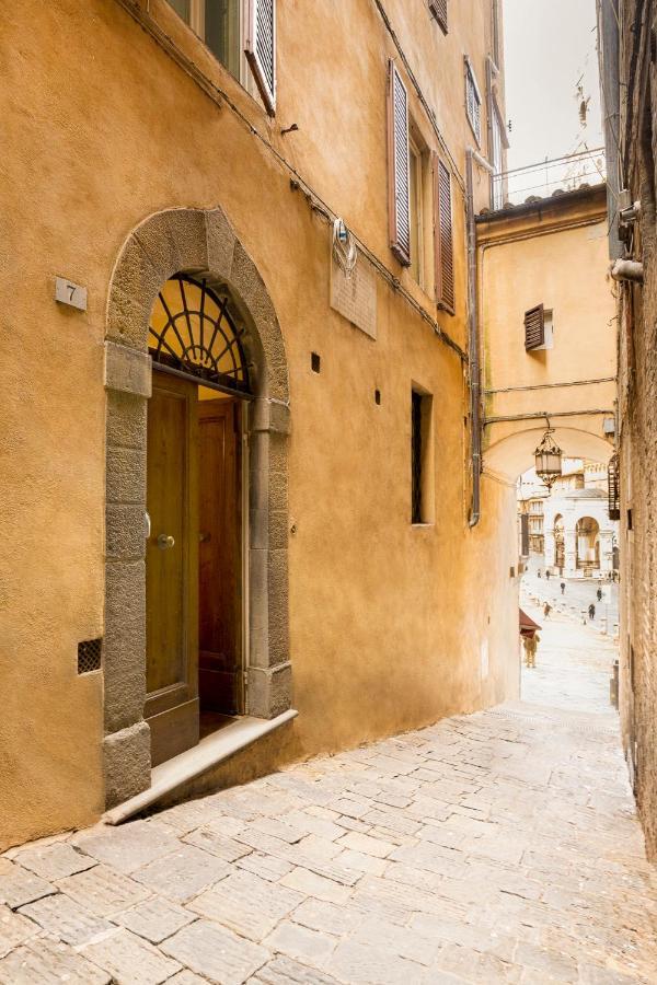 The Balcony Suite - Affaccio Su Piazza Del Campo Siena Luaran gambar