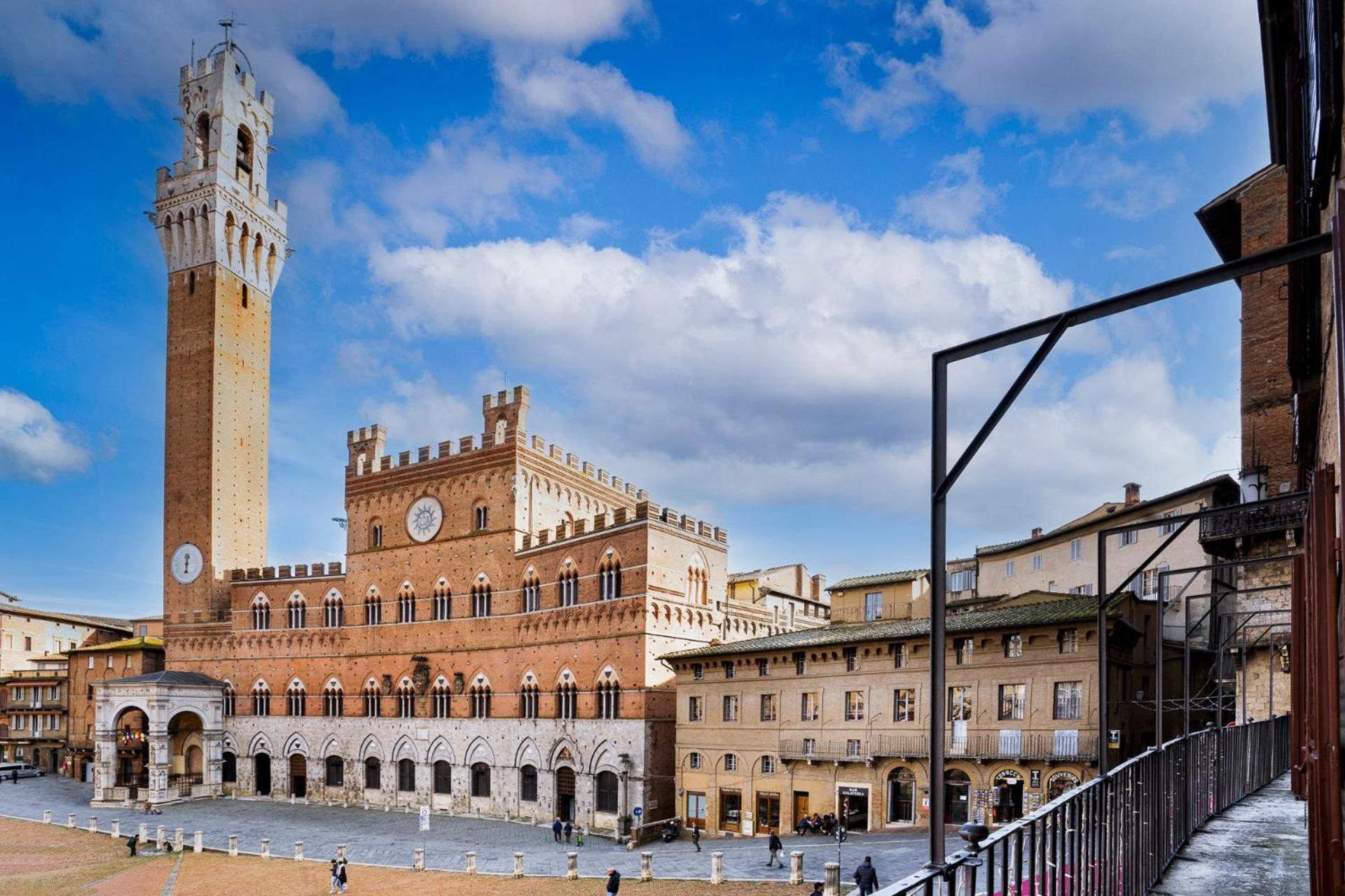 The Balcony Suite - Affaccio Su Piazza Del Campo Siena Luaran gambar