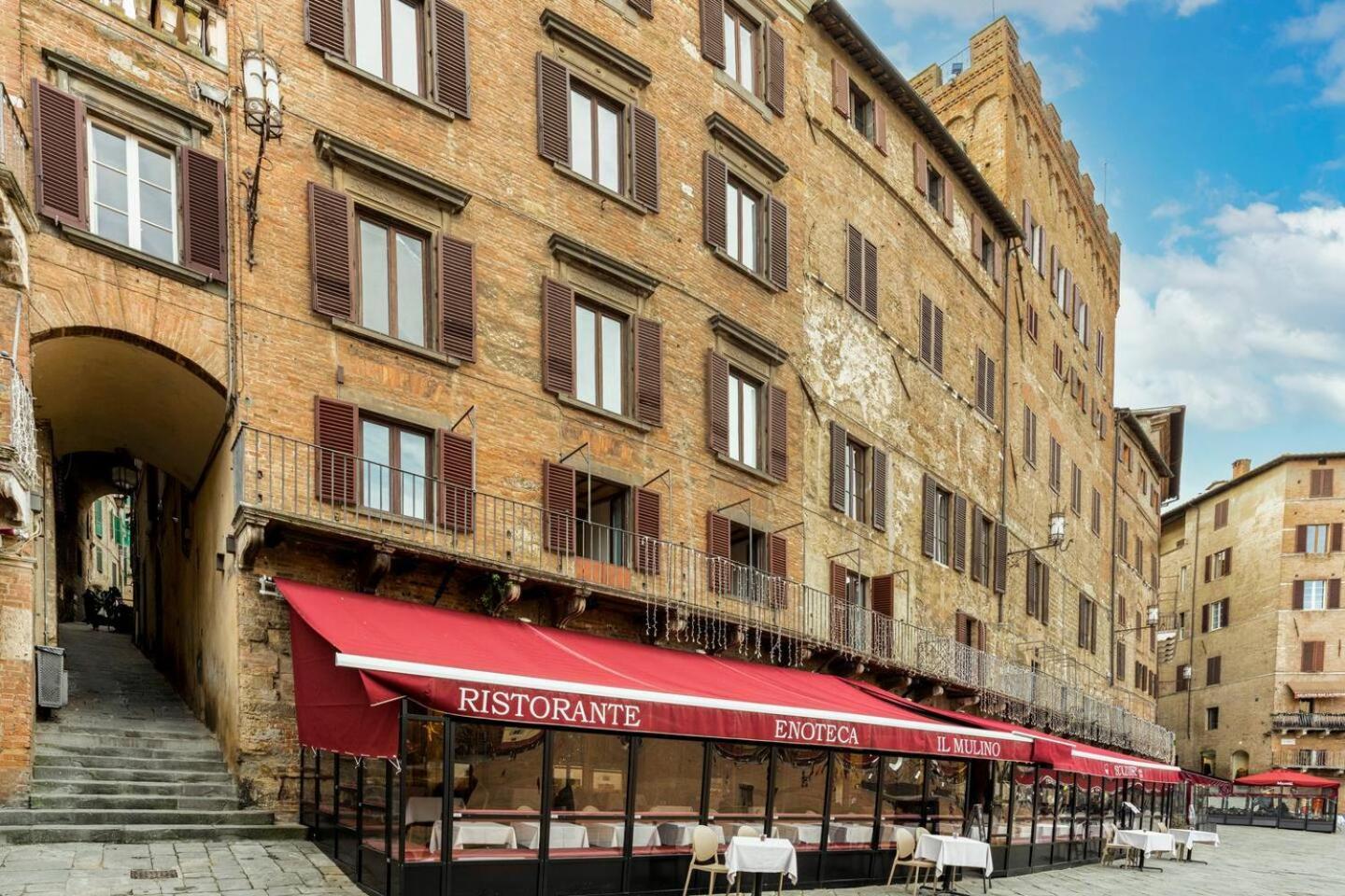 The Balcony Suite - Affaccio Su Piazza Del Campo Siena Luaran gambar